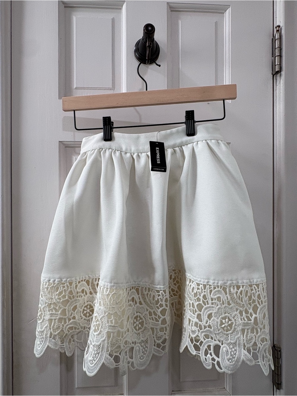 Express Cream Lace Trim Mini Skirt NWT Size 0